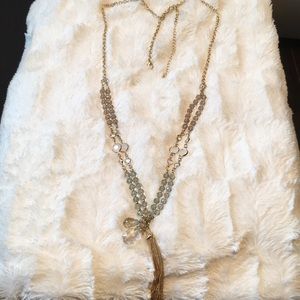 3/$30 Statement necklace with brilliant crystal shine
